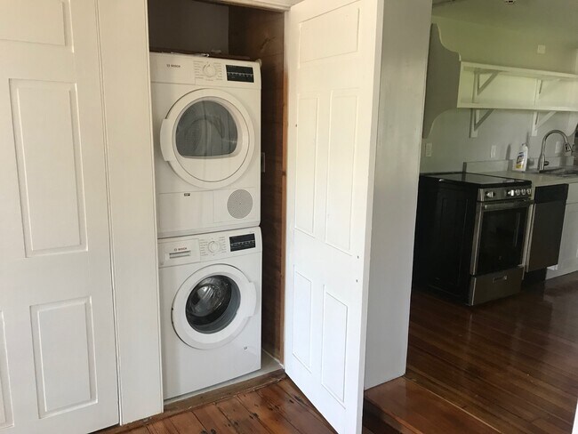 WASHER/DRYER - 46 Hopkins Ln