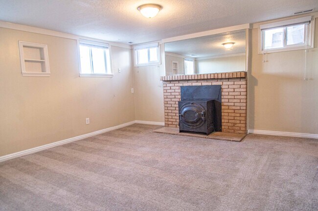 Livingroom - 71 S Orchard Dr
