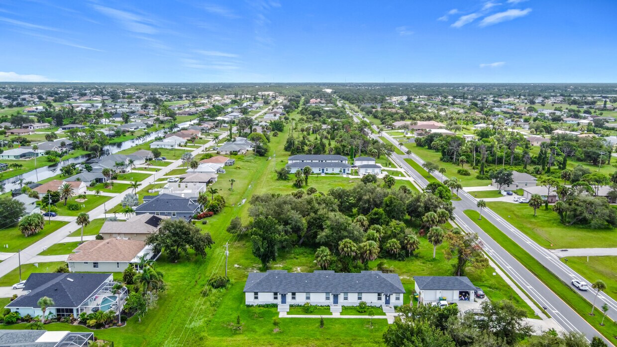 Primary Photo - 260 West Dr