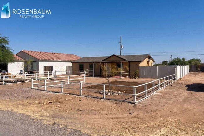 Foto del edificio - Beautiful 3 bedroom, 2 bathrooms home with plenty space to grow!