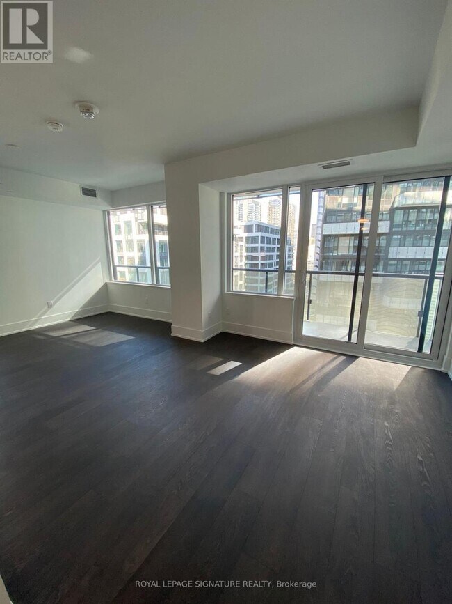 Building Photo - 480 Front St W