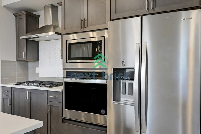 Building Photo - Spacious 5-Bedroom Retreat in Bothell with 2.5 Baths and 2335 Sq Ft of Comfort!