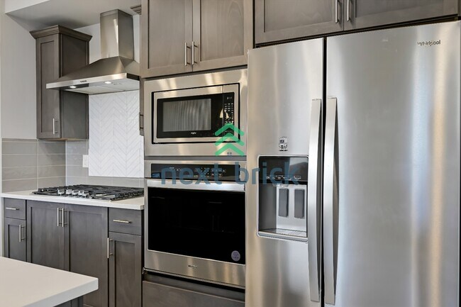 Foto del edificio - Spacious 5-Bedroom Retreat in Bothell with 2.5 Baths and 2335 Sq Ft of Comfort!