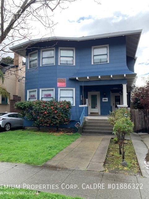 Building Photo - 2622 College Ave