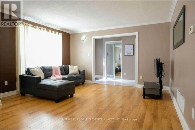 Photo du bâtiment - 78 Giraffe Ave