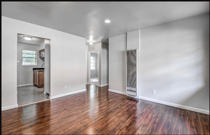 Foto principal - 605 E McLemore Ave