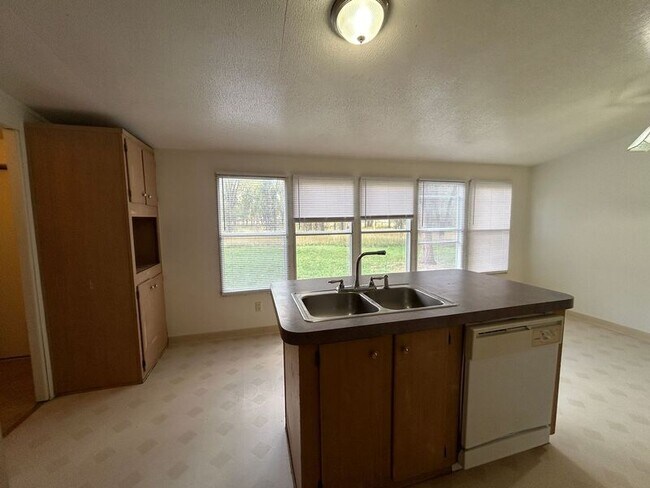 Foto del edificio - 114 Kokomo St