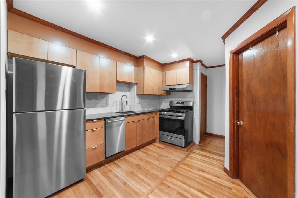 Primary Photo - 248 Shawmut Ave