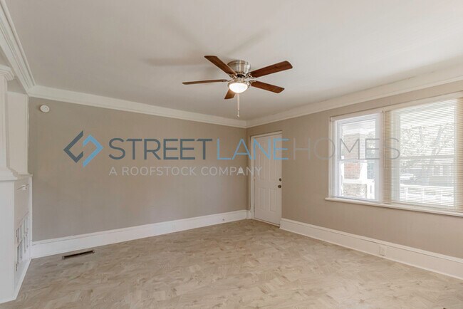 Building Photo - 870 Lynhaven Ave
