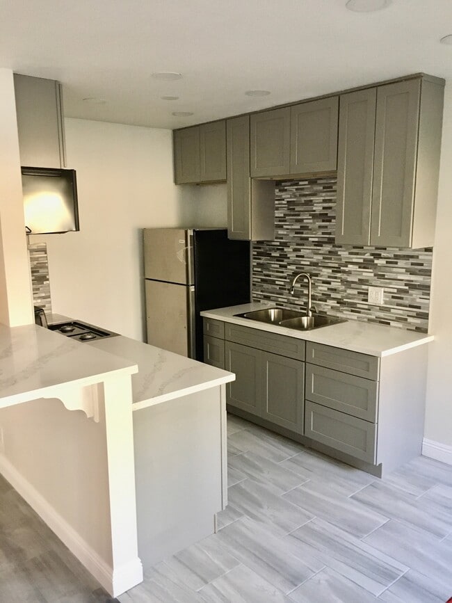 Kitchen 2 - 1650 Redondo Ave