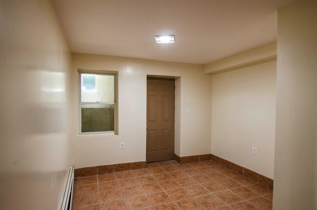 Bedroom - 600 West Side Ave