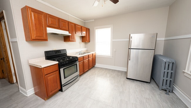 Foto del edificio - 1216 N Springfield Ave