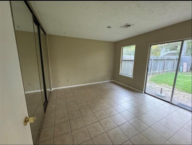 Building Photo - 1806 Green Gate Dr