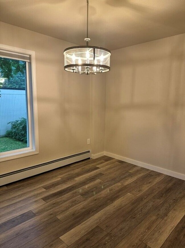 Foto del edificio - 2644 Forest Park Dr