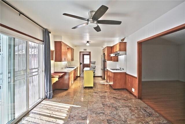 Foto del edificio - 4851 Willmonte Ave