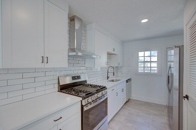 Foto del edificio - 1341 E 39th St