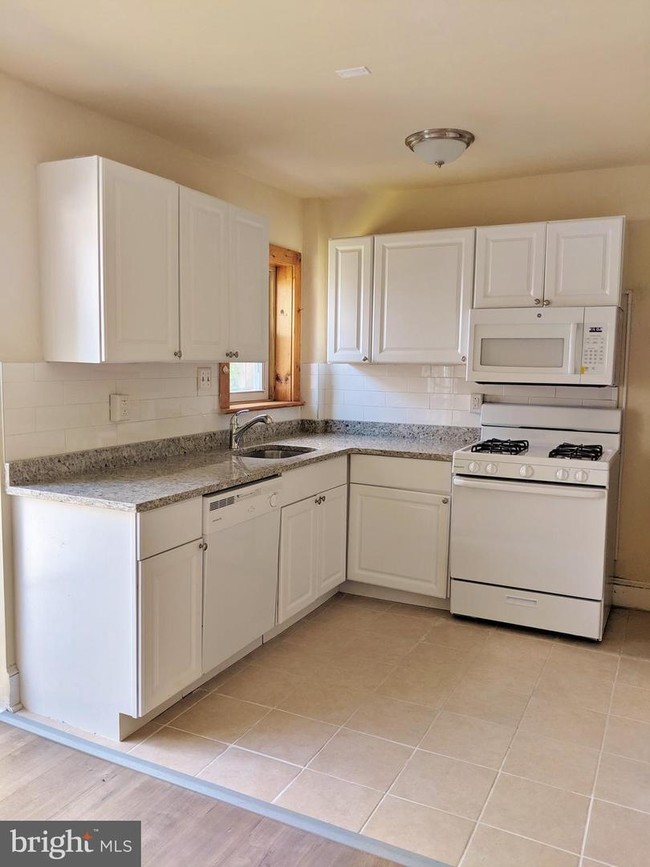 Foto del edificio - 851 Glenbrook Ave