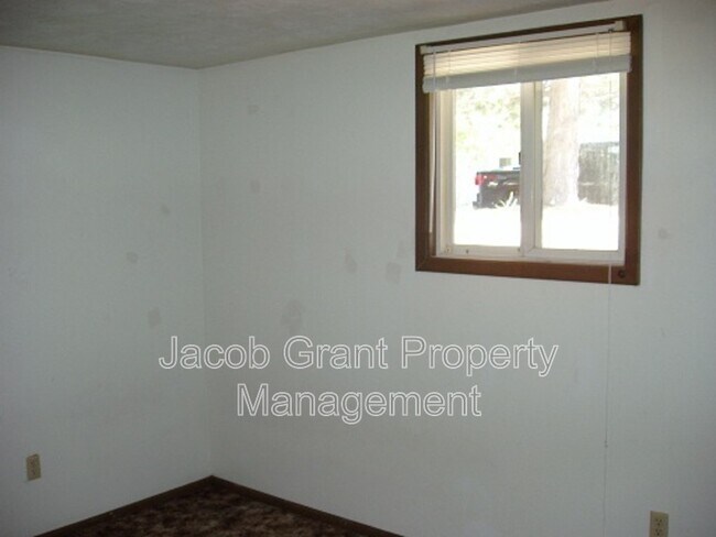 Foto del edificio - 965 1/2 N Boulevard