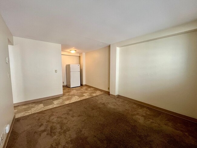 Interior Photo - 1029 E Knapp St