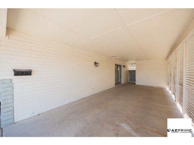 Foto del edificio - Stylish 2/2 Mesa Duplex Unit!