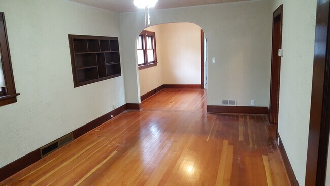 Foto del edificio - 807 3rd Ave NW