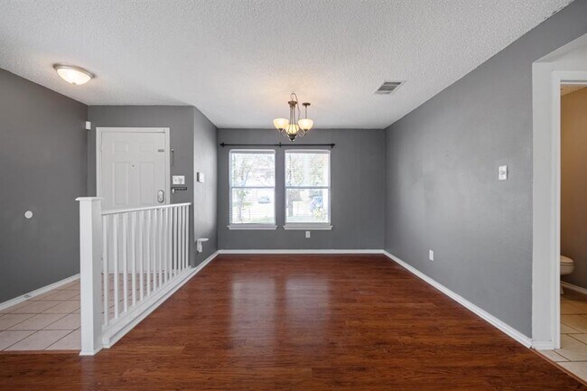 Foto del edificio - 2412 Byfield Dr