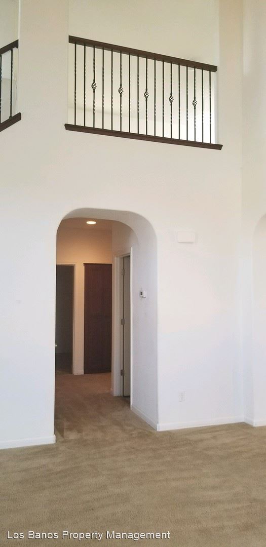 Building Photo - 5 br, 3.5 bath House - 13667 Santa Lucia