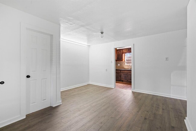 Building Photo - 7430 Mount St