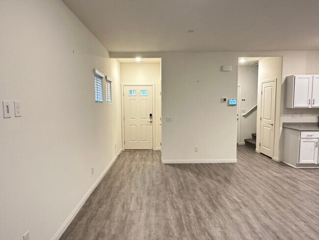 Building Photo - 4732 Peacock Cliffs Ave