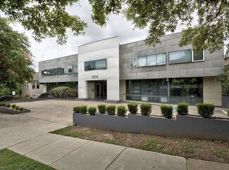 Building Photo - 904 West Ave