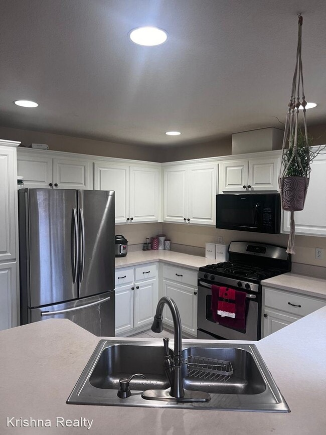 Building Photo - 3 br, 2.5 bath House - 3261 NW Banff Drive