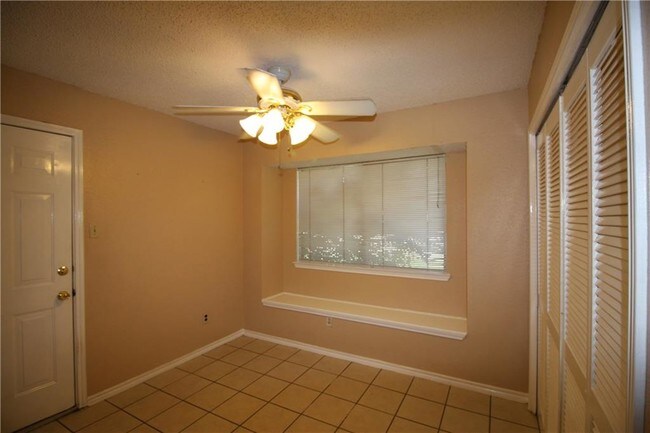 Foto del edificio - 3109 Fairwood Dr