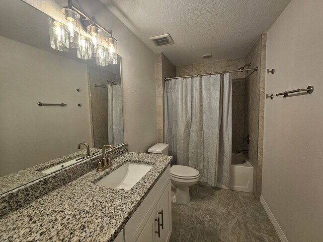 Foto del edificio - Move-In Ready! Stunning 3-Bedroom Home with Modern Upgrades
