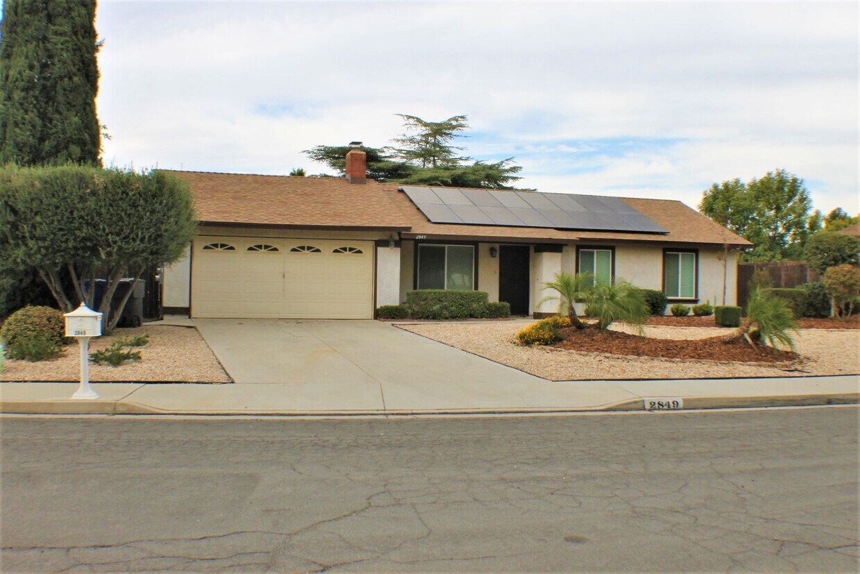 Primary Photo - Turnkey Riverside Home for Rent near Poly ...