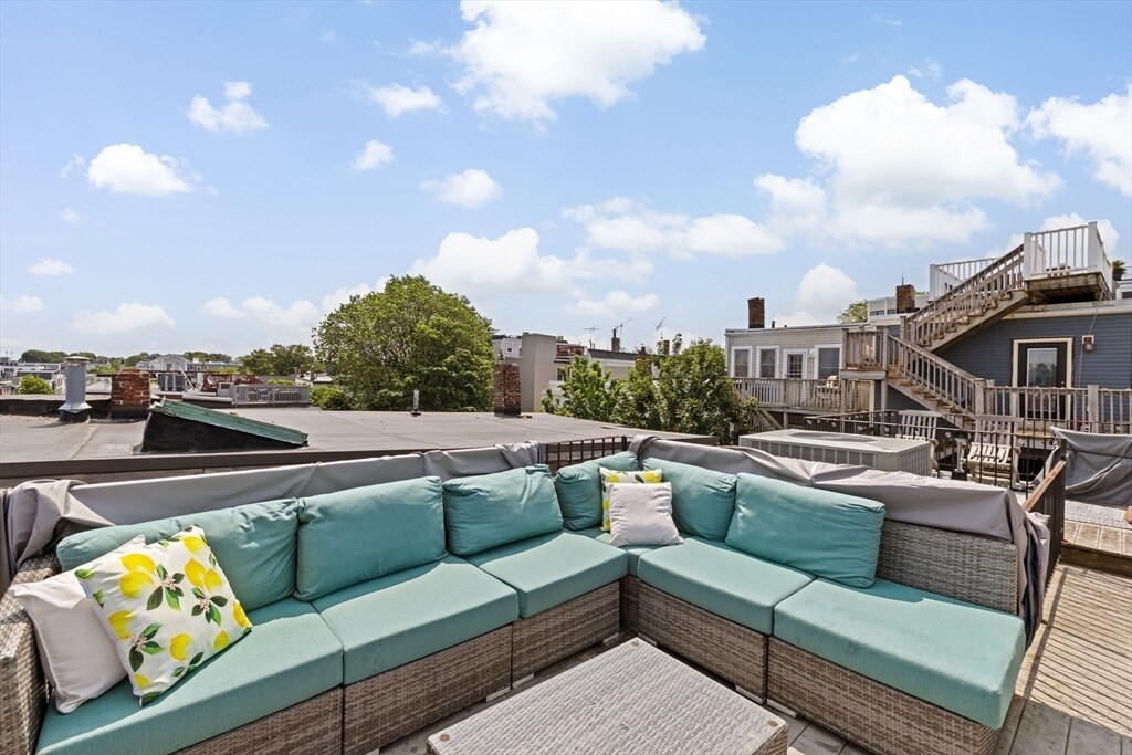 Foto principal - 471 E 3rd St