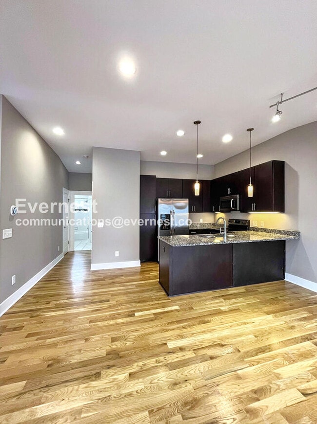 Building Photo - 600 Garfield St