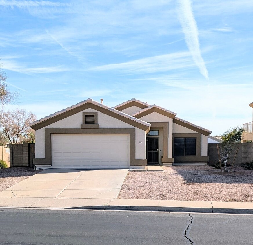 AVAILABLE NOW IN GREAT GILBERT LOCATION - NEELY RANCH!!! - AVAILABLE NOW IN GREAT GILBERT LOCATION - NEELY RANCH!!!