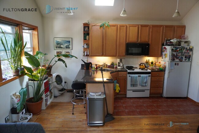 Foto del edificio - 1445 N Bosworth Ave