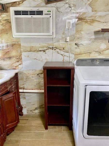 Foto del edificio - 355 Jeffery St