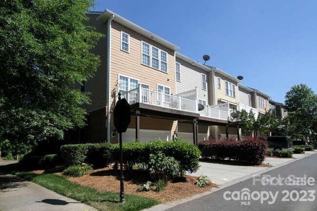 Building Photo - Beautiful 4 beds 3.5 baths in Baxter Village