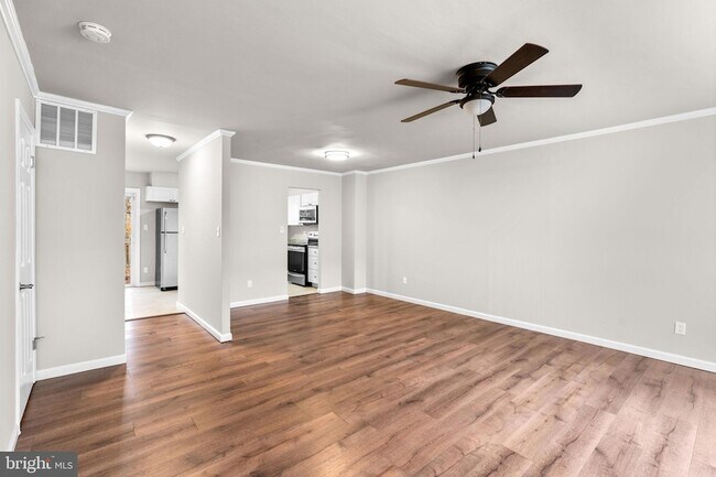 Foto del edificio - 314 Woodleaf Ct