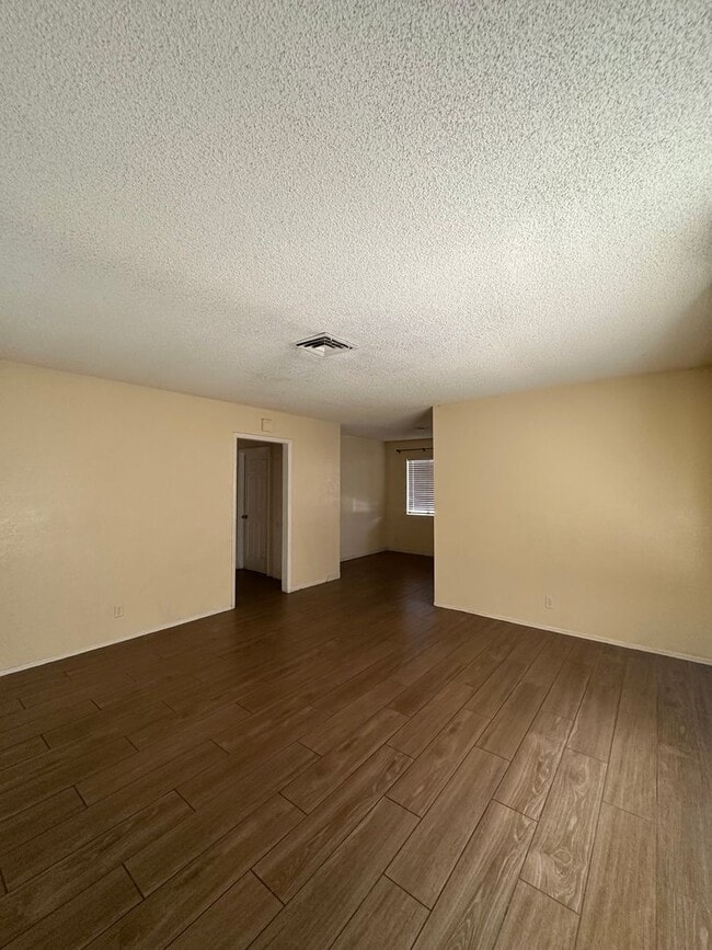 Foto del edificio - Must see Home!