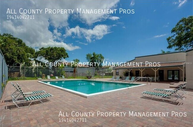 Building Photo - 4 Bedroom!  Shadybrook, Freshly Painted, N...