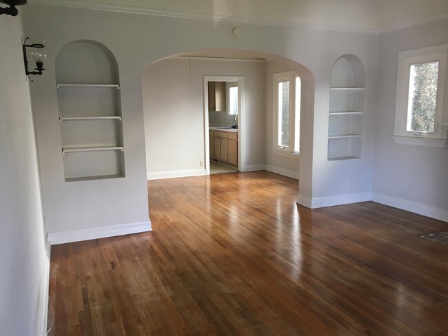 Foto del edificio - 425 N Orange Grove Ave