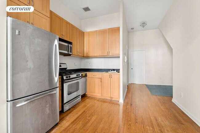 Building Photo - 544 W 140th St