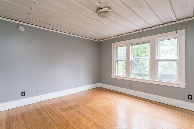 Building Photo - 4 Carroll Pl