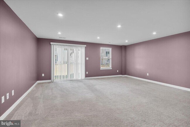 Foto del edificio - 12 Kohlmyer Dr