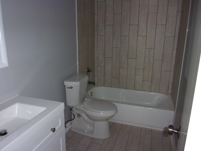 Foto del edificio - 1594 Oakwood St