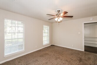 Building Photo - 10530 Jaycreek Dr