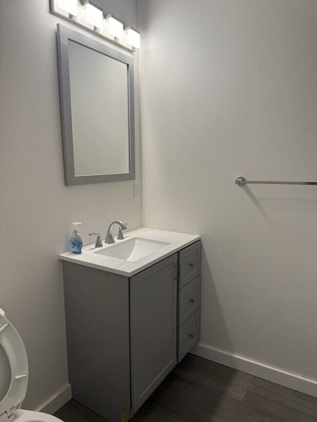 Foto del edificio - 4350 W Memory Dr